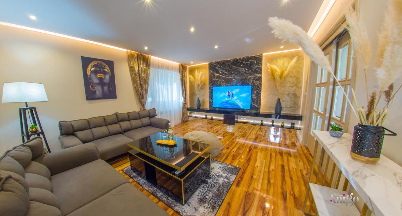 Luxury Apartment Black And Gold Мостар Экстерьер фото