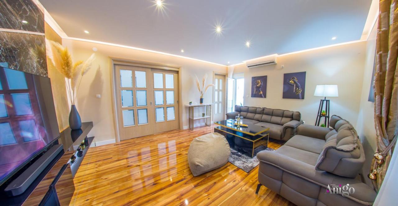 Luxury Apartment Black And Gold Мостар Экстерьер фото