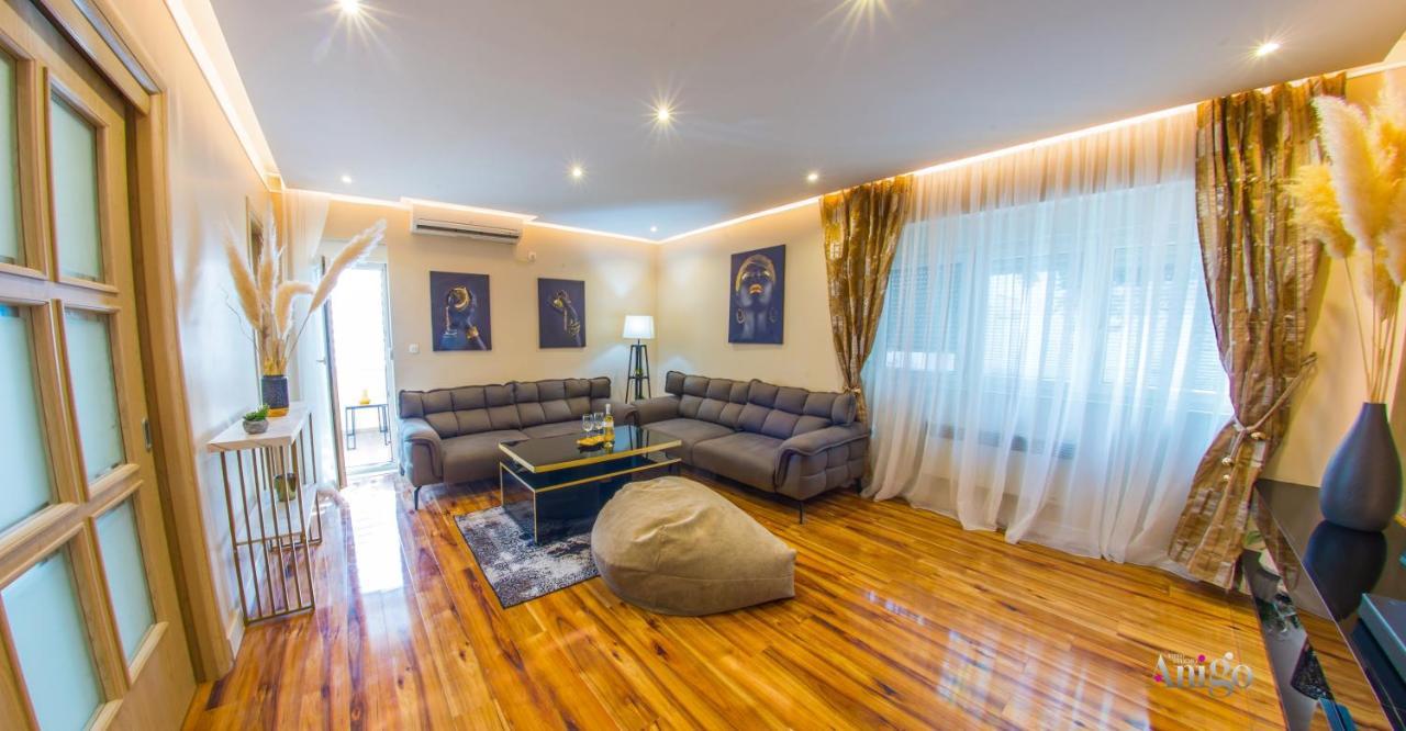 Luxury Apartment Black And Gold Мостар Экстерьер фото