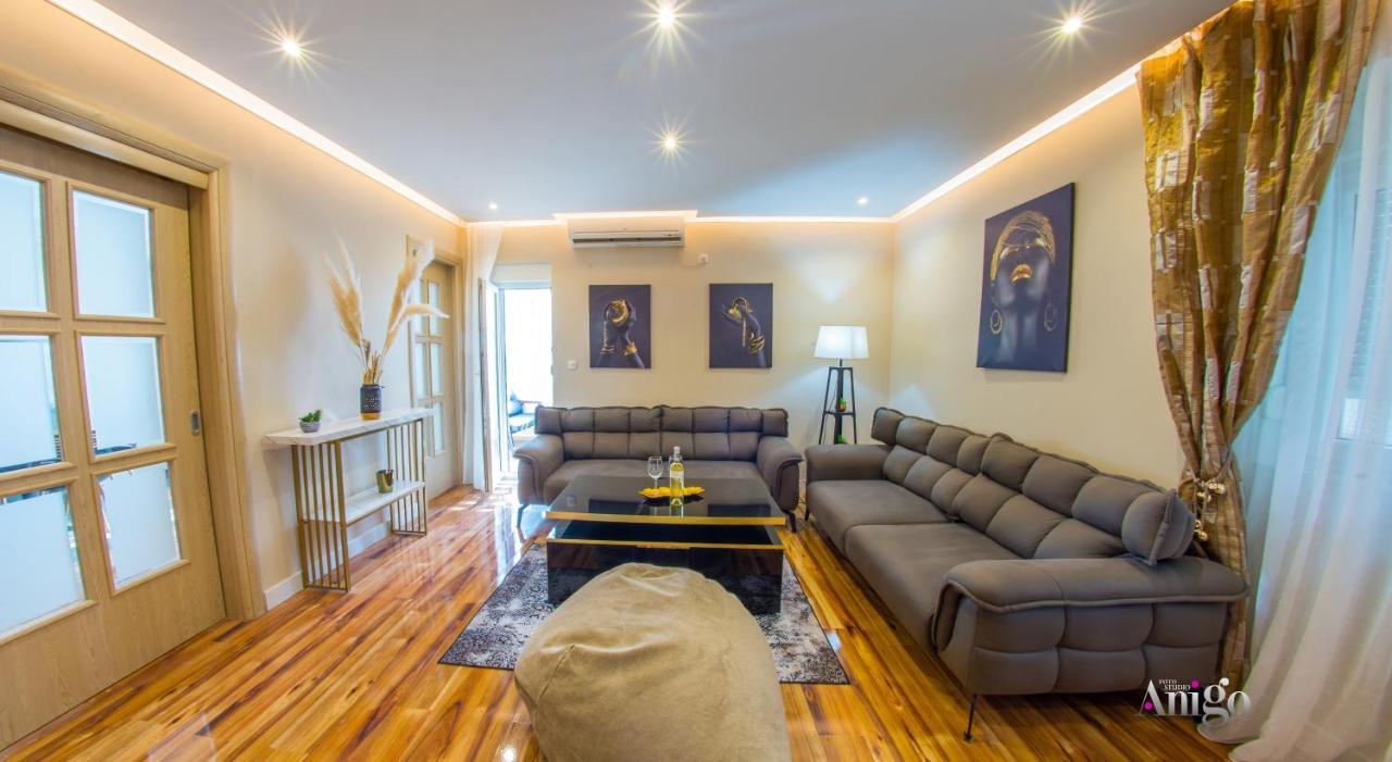 Luxury Apartment Black And Gold Мостар Экстерьер фото