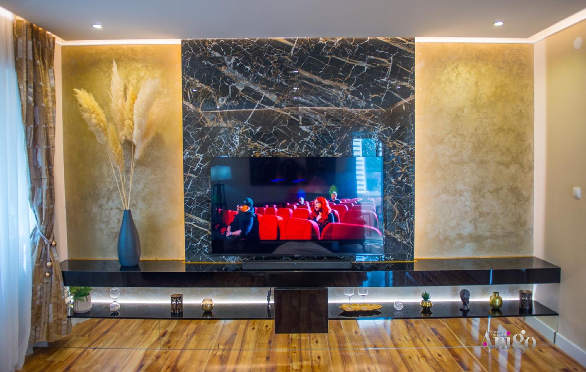 Luxury Apartment Black And Gold Мостар Экстерьер фото