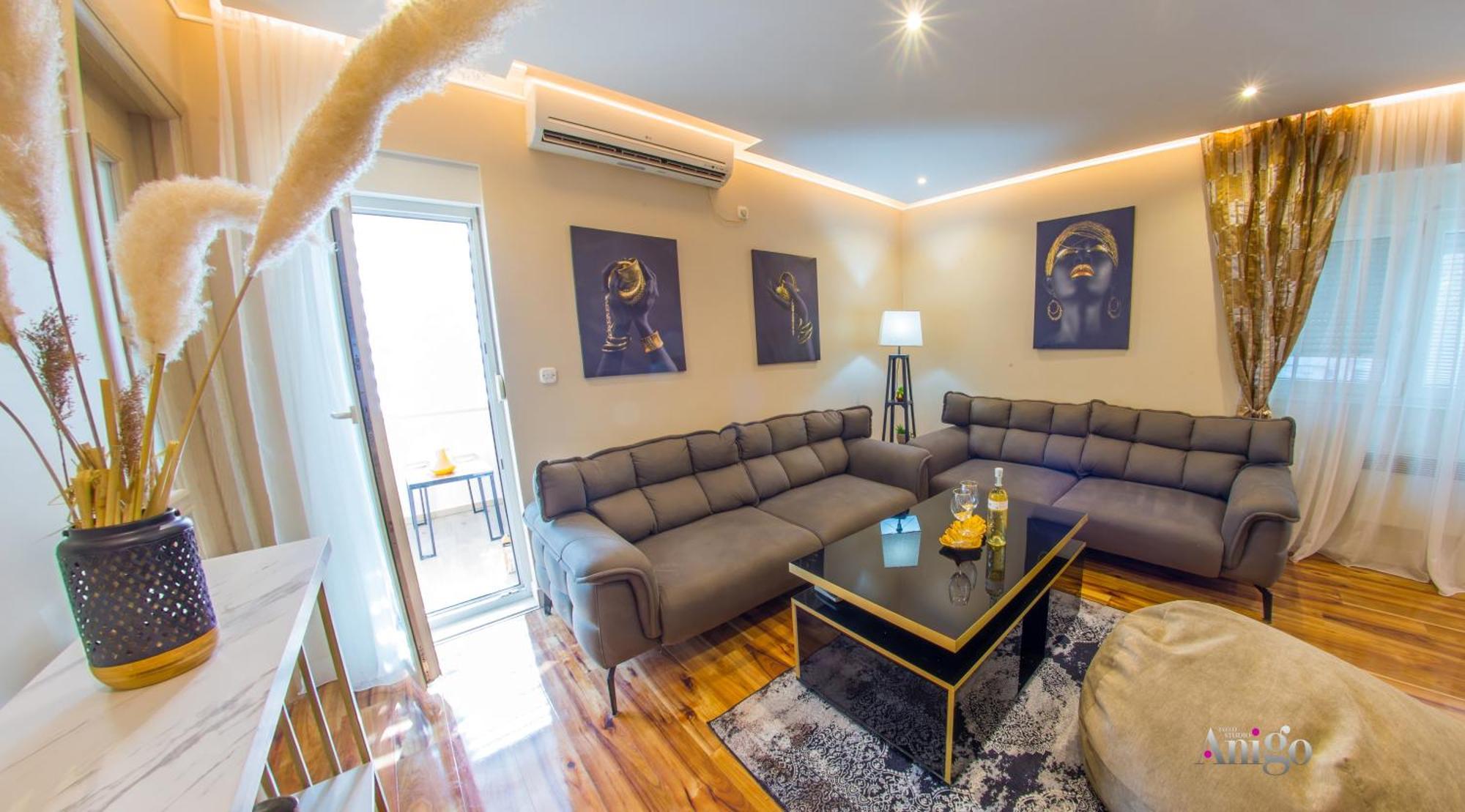 Luxury Apartment Black And Gold Мостар Экстерьер фото